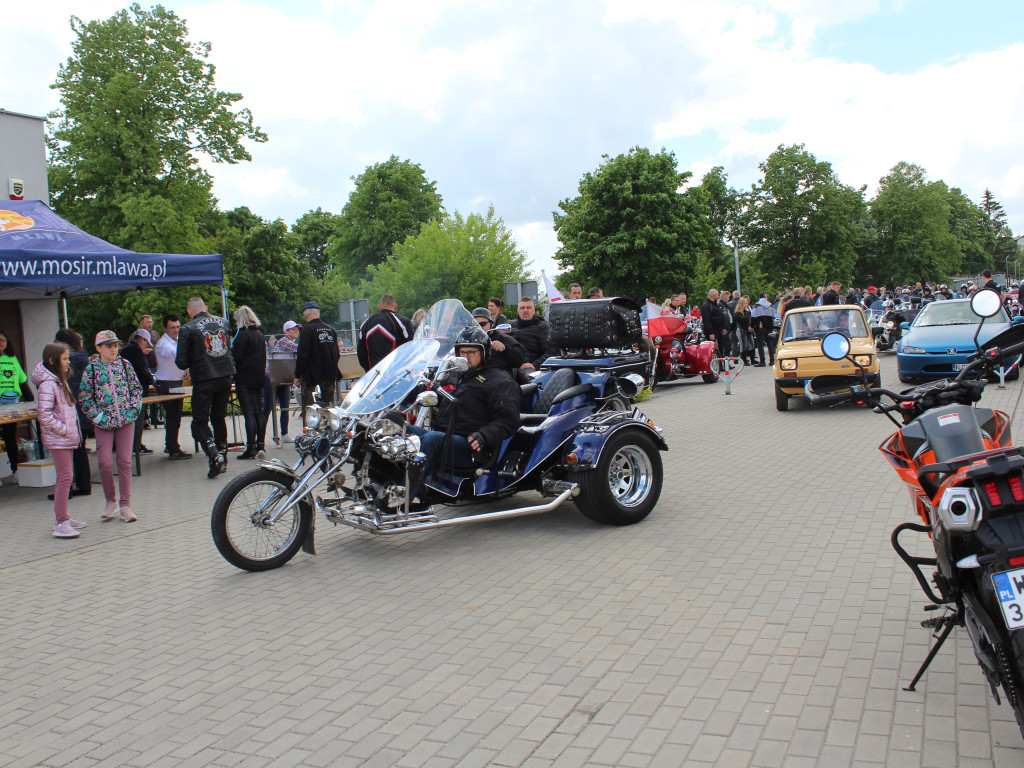 Piknik przy stadionie. Parada motocykli i aut tuningowych [AKTUALIZACJA]