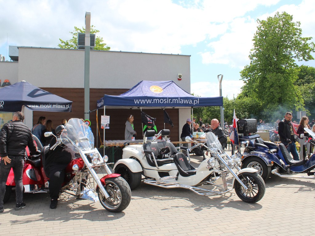 Piknik przy stadionie. Parada motocykli i aut tuningowych [AKTUALIZACJA]