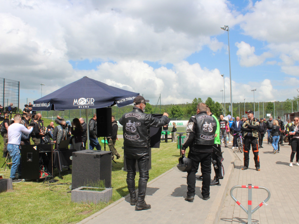 Piknik przy stadionie. Parada motocykli i aut tuningowych [AKTUALIZACJA]