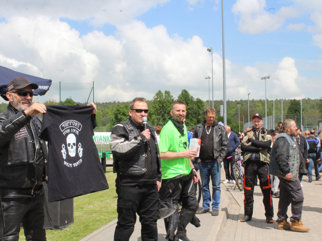 Piknik przy stadionie. Parada motocykli i aut tuningowych [AKTUALIZACJA]