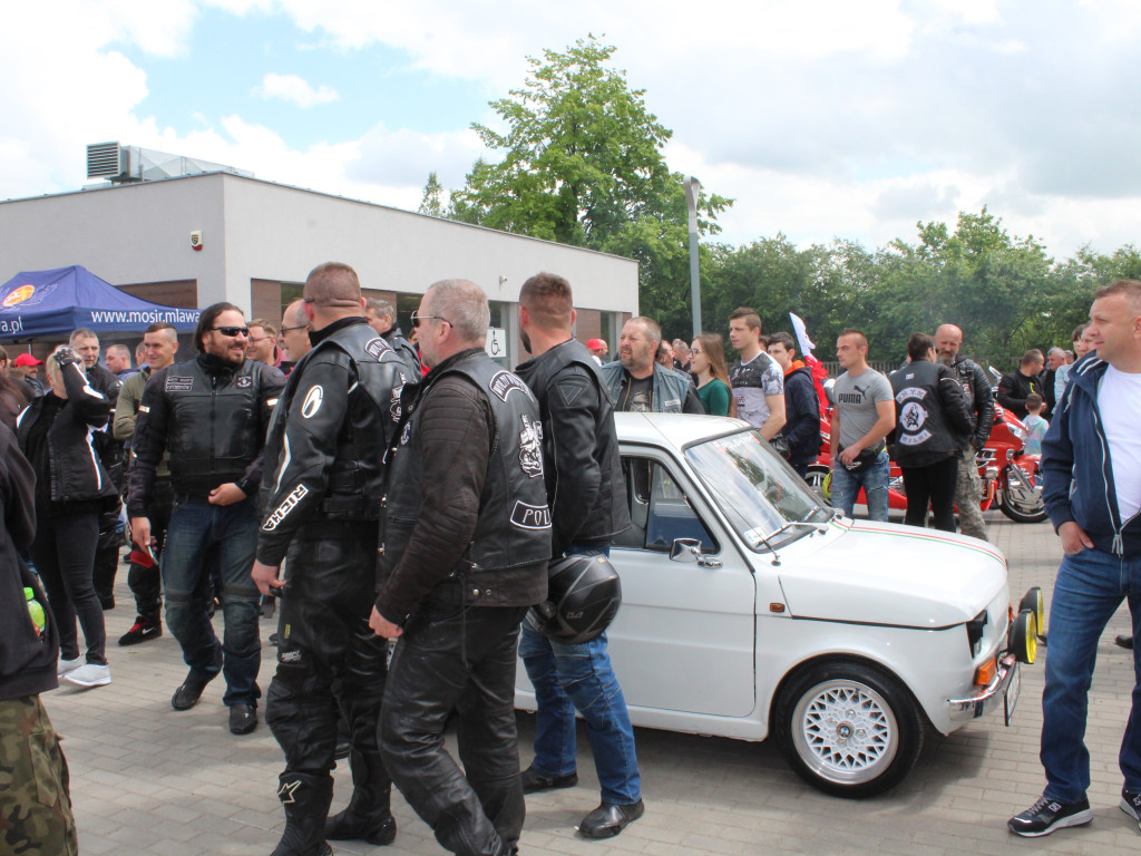 Piknik przy stadionie. Parada motocykli i aut tuningowych [AKTUALIZACJA]
