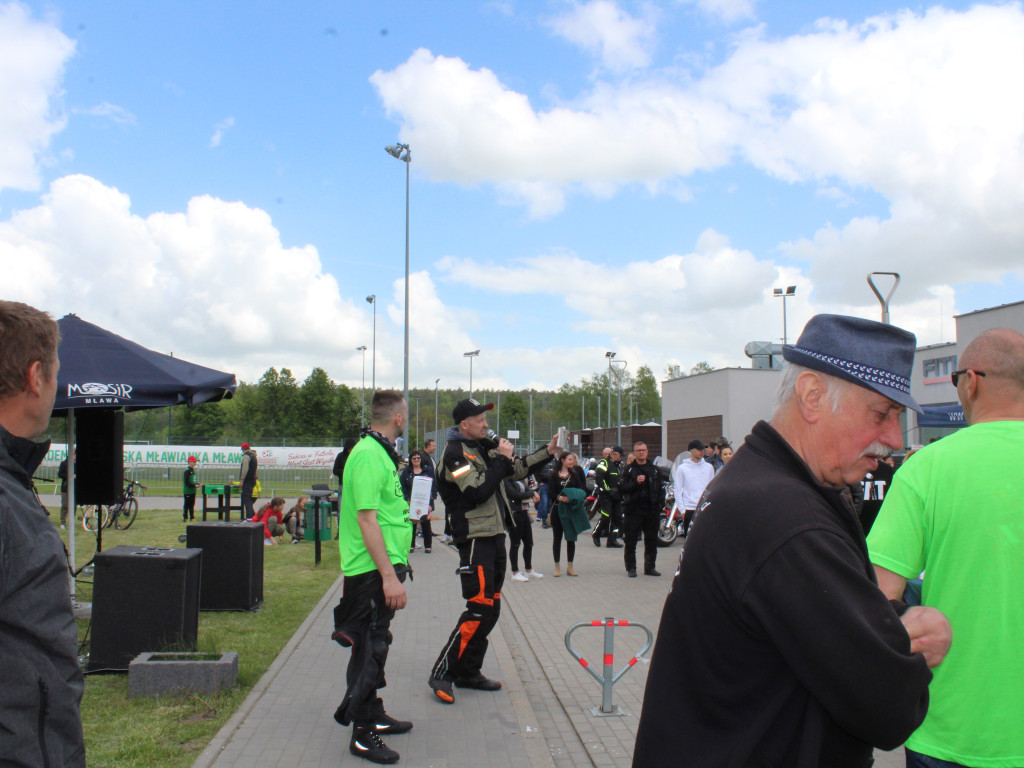 Piknik przy stadionie. Parada motocykli i aut tuningowych [AKTUALIZACJA]