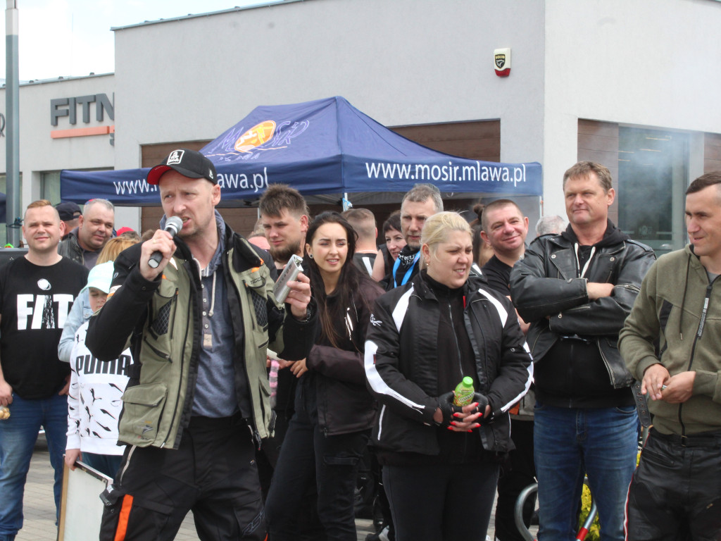 Piknik przy stadionie. Parada motocykli i aut tuningowych [AKTUALIZACJA]