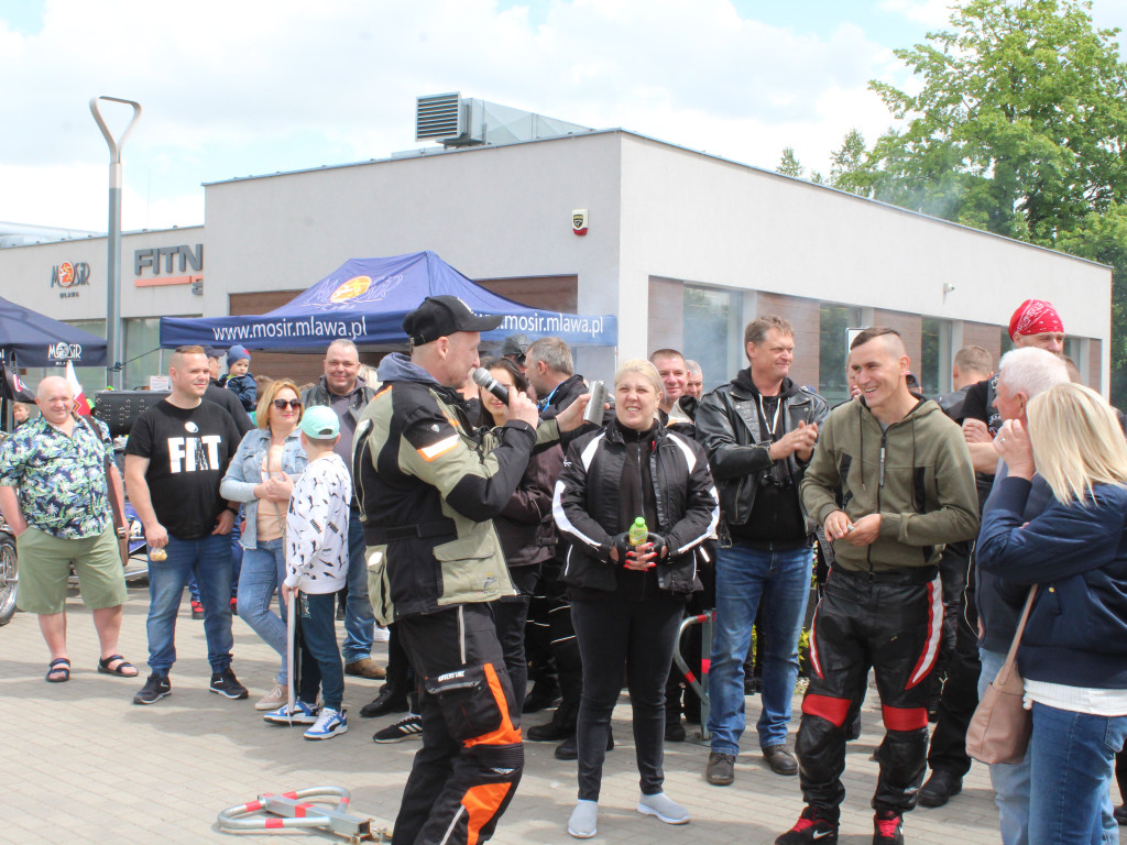 Piknik przy stadionie. Parada motocykli i aut tuningowych [AKTUALIZACJA]