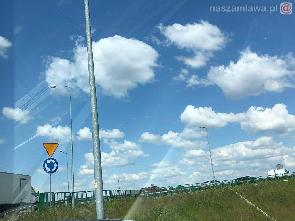 Gigantyczny korek na siódemce pod Mławą
