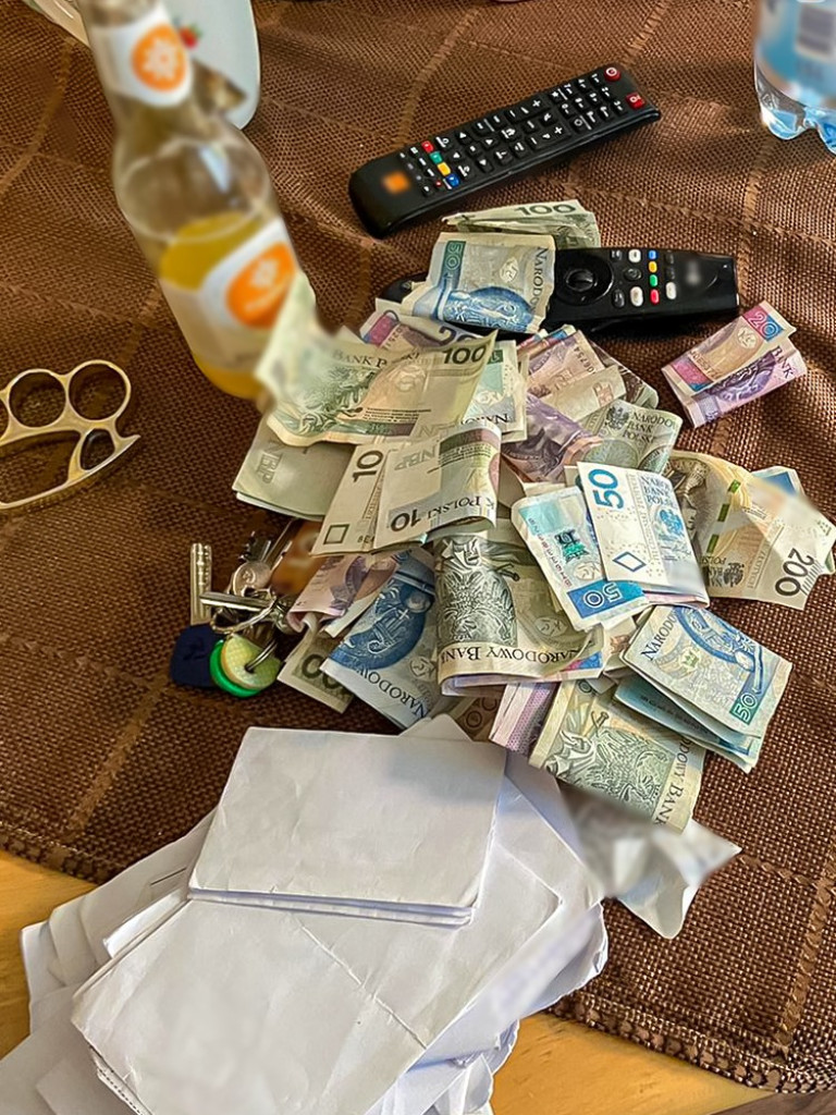 Mazowsze. Maczety, ecstasy, broń. Uderzenie w gang [FILM]