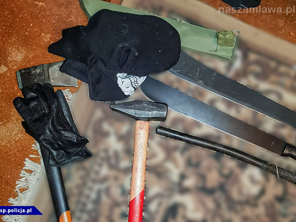 Mazowsze. Maczety, ecstasy, broń. Uderzenie w gang [FILM]