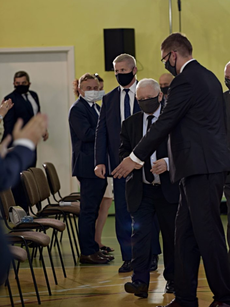 Doganiamy Japonię - relacja z wizyty Jarosława Kaczyńskiego w Mławie (FILMY i ZDJĘCIA)