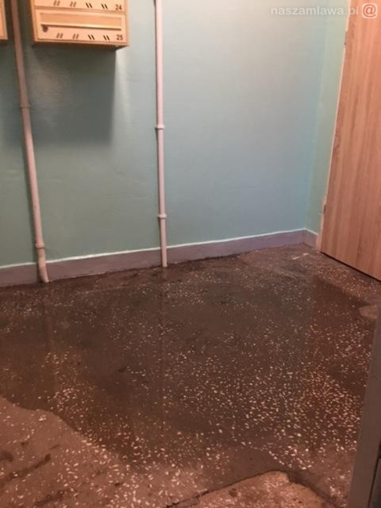 Kolejne opady - kolejne zalanie bloku