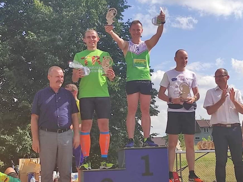 Podium Kubalskiego i Kuciejczyka w Jednorożcu