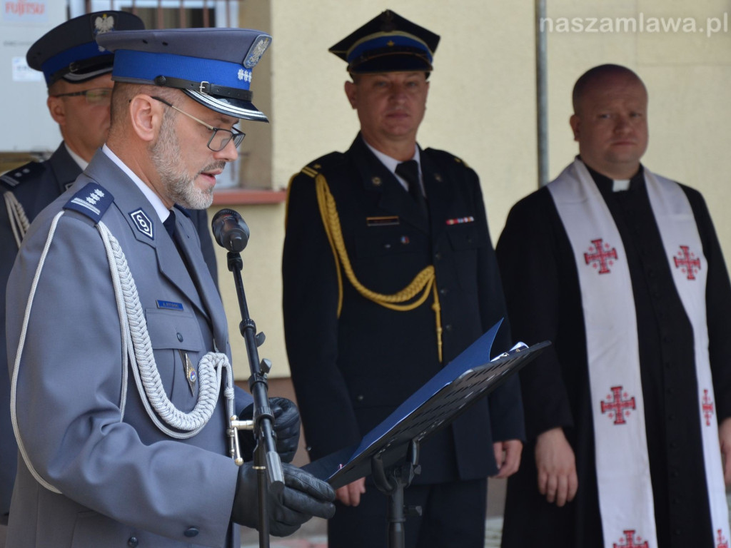 Awanse i odznaczenia. Święto policji w Mławie [ZDJĘCIA]