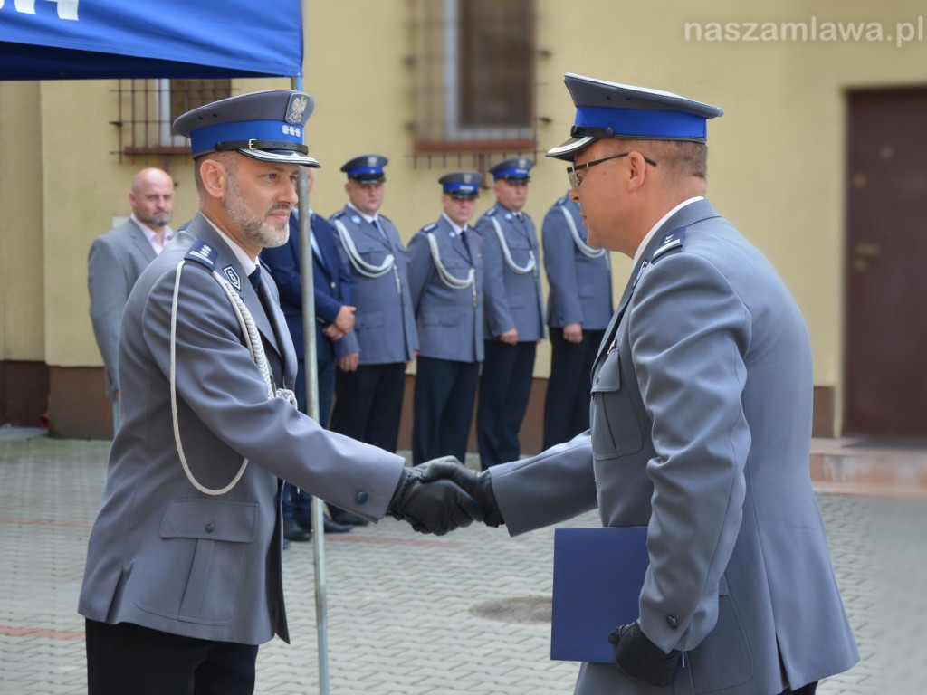 Awanse i odznaczenia. Święto policji w Mławie [ZDJĘCIA]
