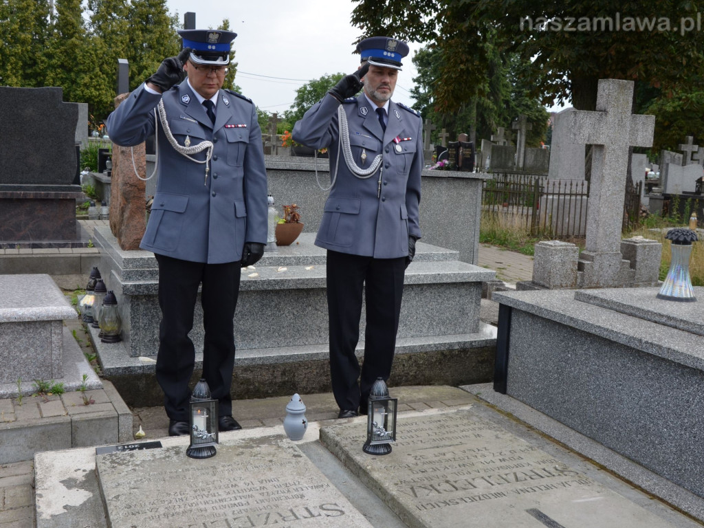 Awanse i odznaczenia. Święto policji w Mławie [ZDJĘCIA]