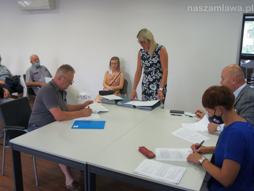 Mławianie otrzymali pieniądze na piece