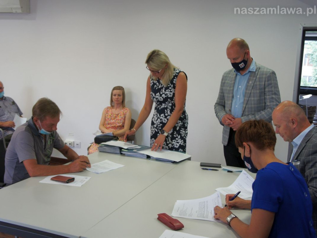 Mławianie otrzymali pieniądze na piece