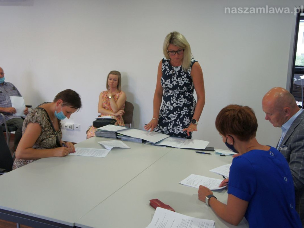 Mławianie otrzymali pieniądze na piece