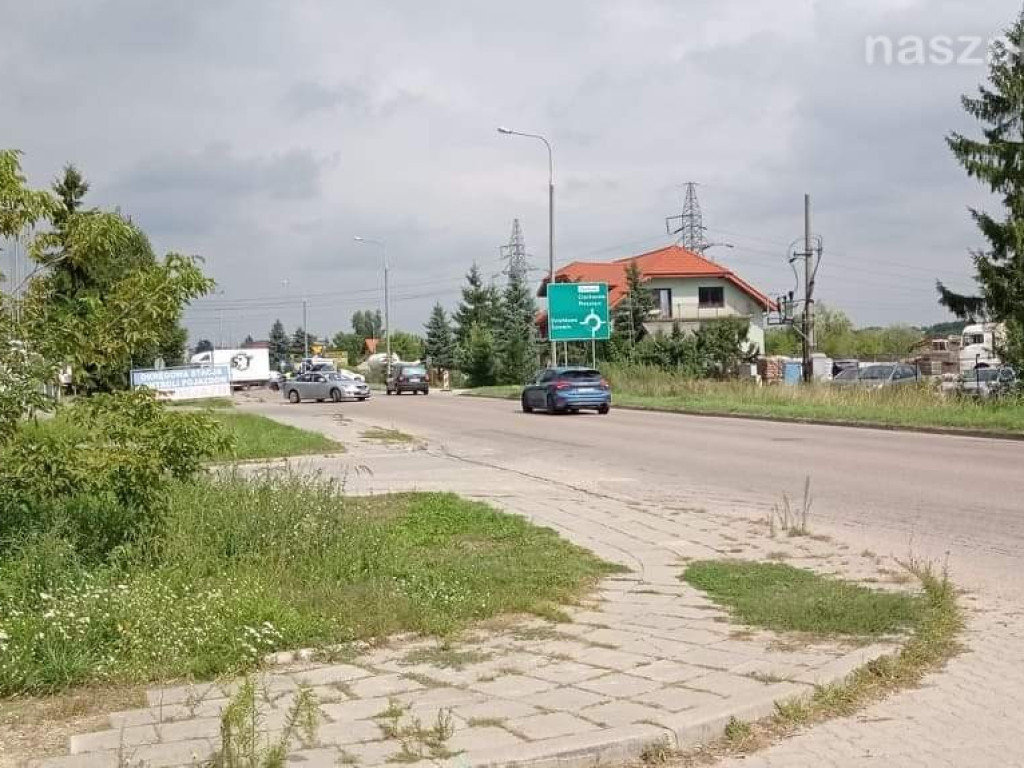 Zablokowany wjazd do Mławy. Wypadek na Płockiej [ZDJĘCIA]