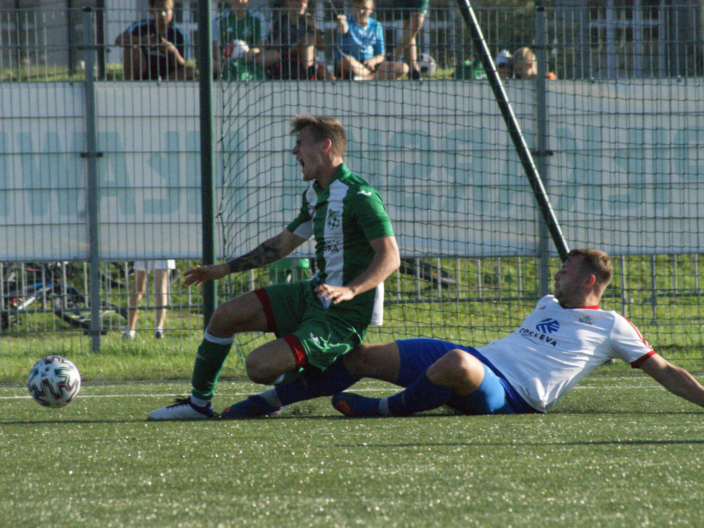 Rogal jak wino. Hat-trick na otwarcie