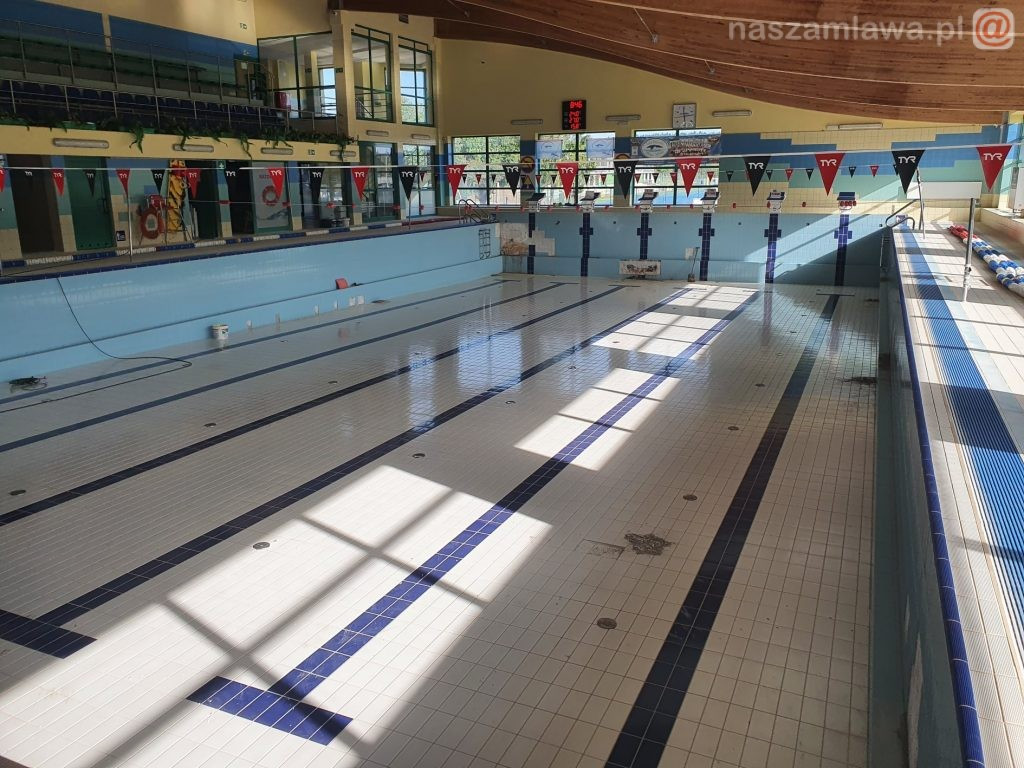 Basen w Mławie zamknięty [ZDJĘCIA]