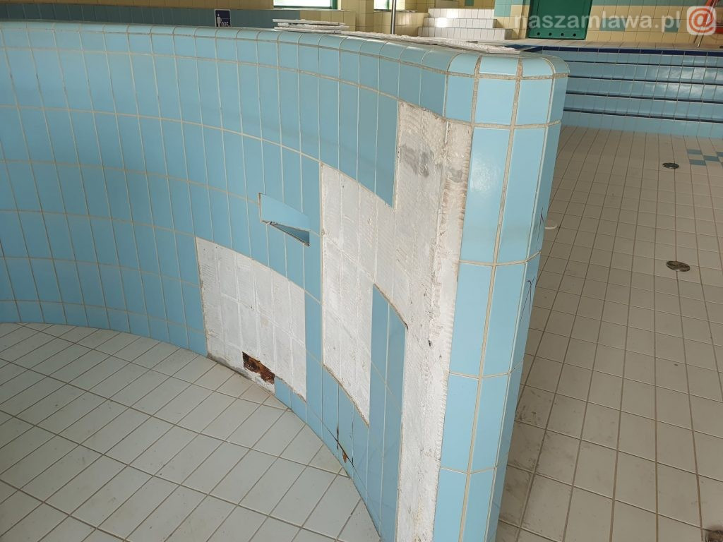 Basen w Mławie zamknięty [ZDJĘCIA]