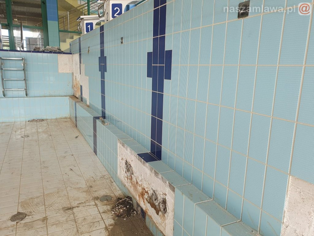 Basen w Mławie zamknięty [ZDJĘCIA]