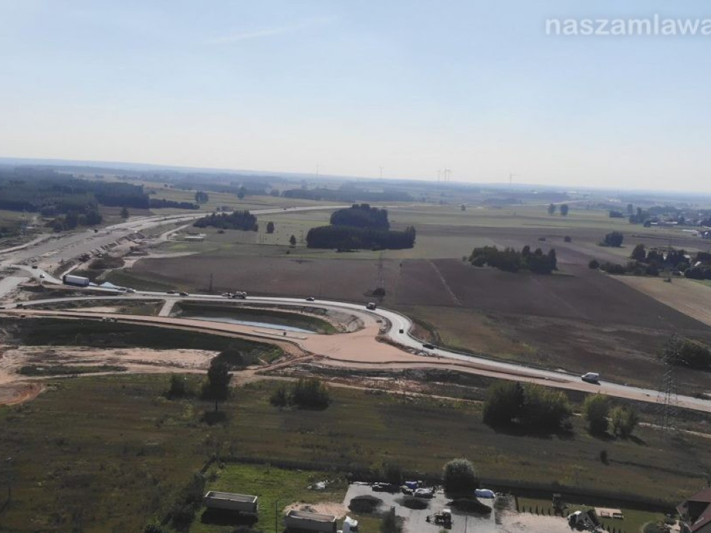 Zjazd z S7 do Mławy (NASZE ZDJĘCIA Z DRONA)