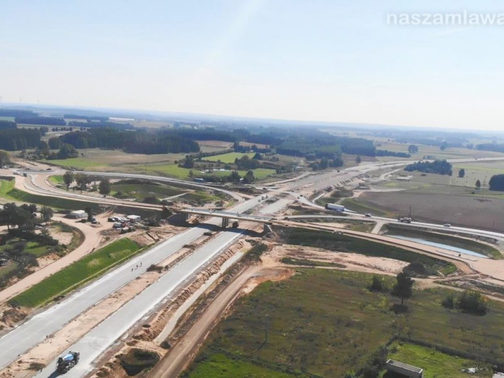 Zjazd z S7 do Mławy (NASZE ZDJĘCIA Z DRONA)
