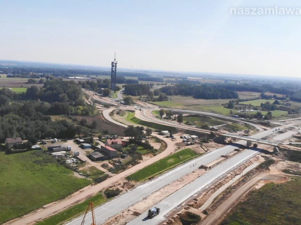 Zjazd z S7 do Mławy (NASZE ZDJĘCIA Z DRONA)