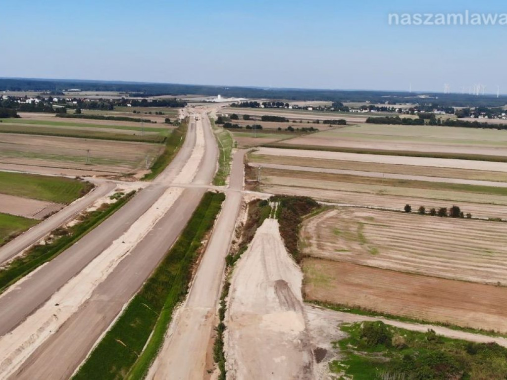 Zjazd z S7 do Mławy (NASZE ZDJĘCIA Z DRONA)