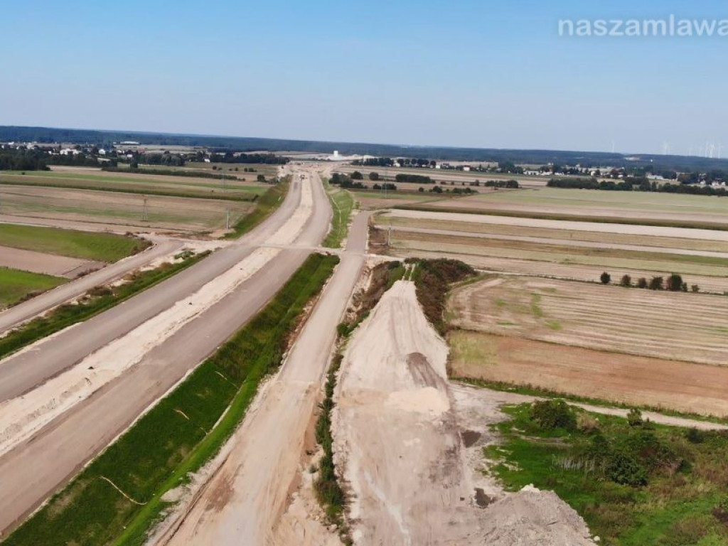 Zjazd z S7 do Mławy (NASZE ZDJĘCIA Z DRONA)