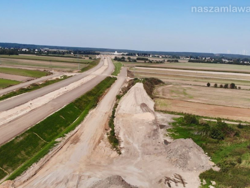 Zjazd z S7 do Mławy (NASZE ZDJĘCIA Z DRONA)