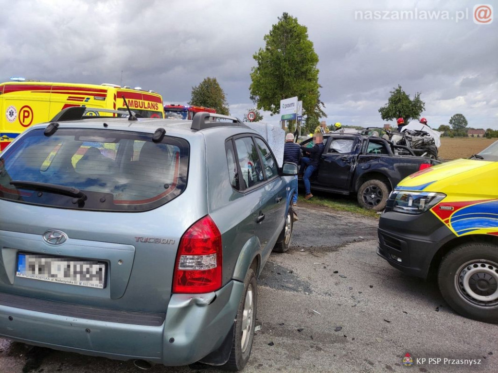 Koszmarny wypadek pod Przasnyszem [ZDJĘCIA]