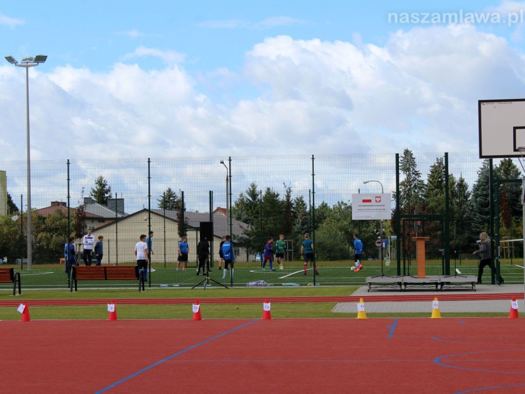 Boisko przy SIÓDEMCE otwarte [ZDJĘCIA]