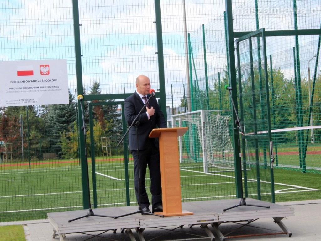 Boisko przy SIÓDEMCE otwarte [ZDJĘCIA]