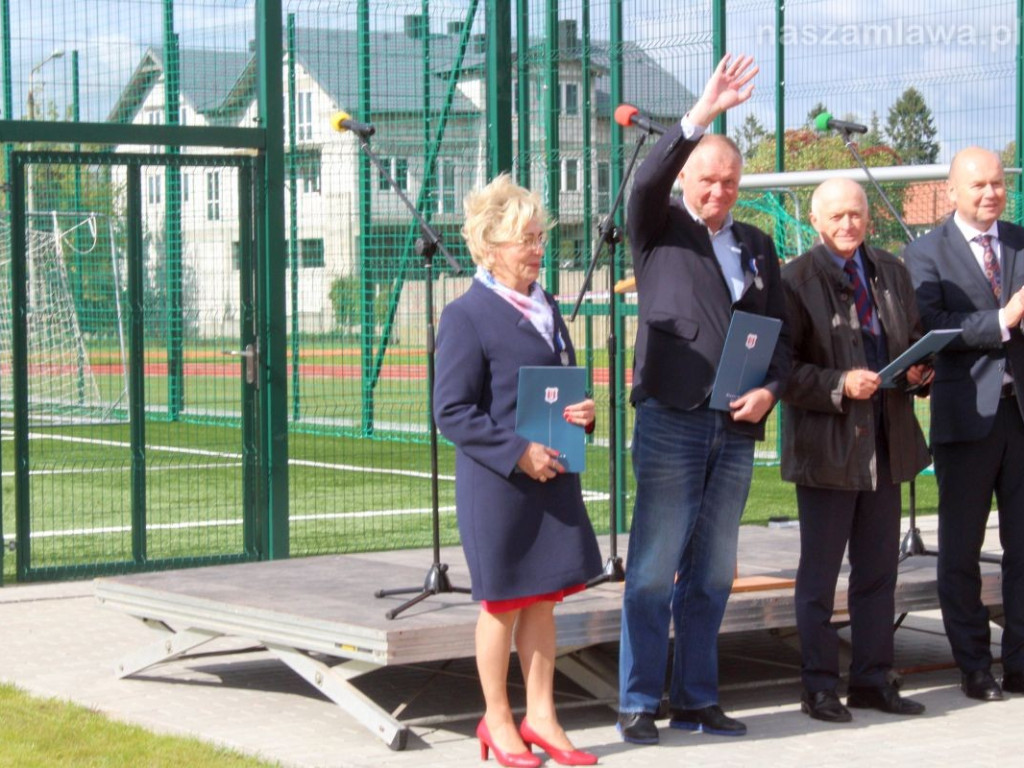 Boisko przy SIÓDEMCE otwarte [ZDJĘCIA]