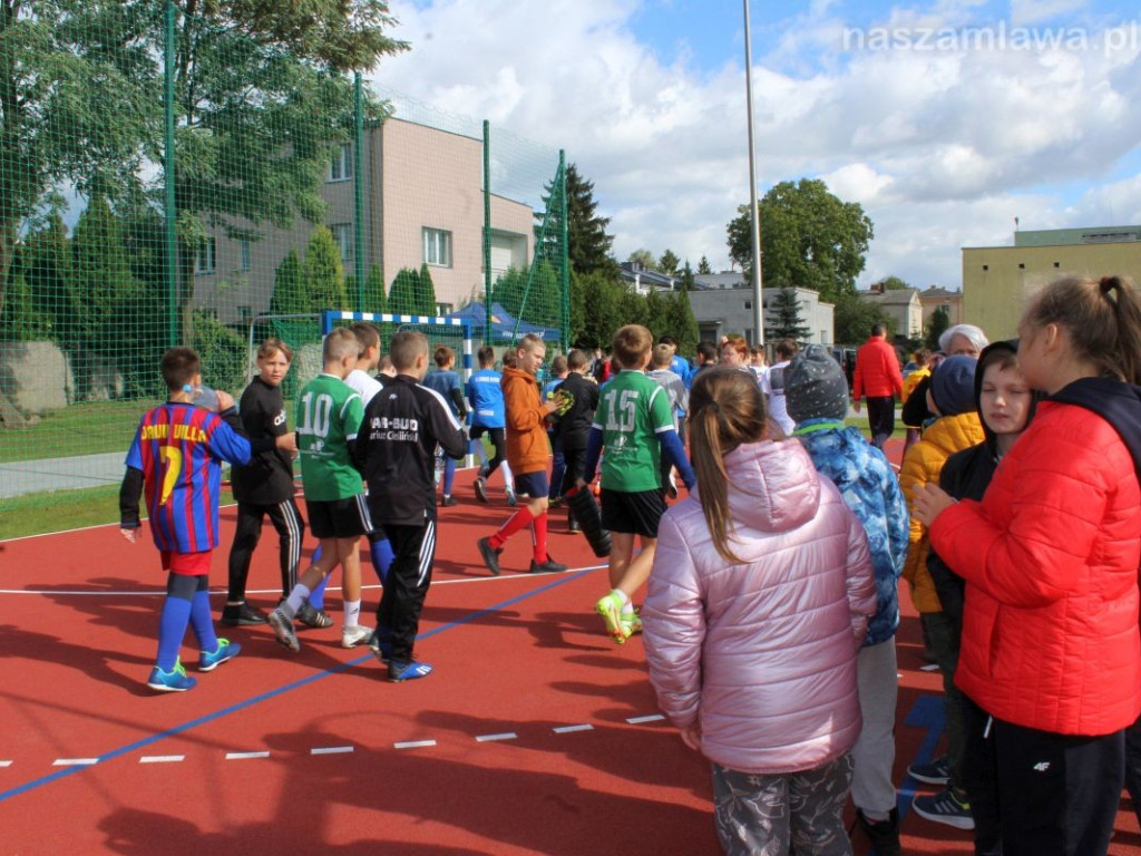 Boisko przy SIÓDEMCE otwarte [ZDJĘCIA]