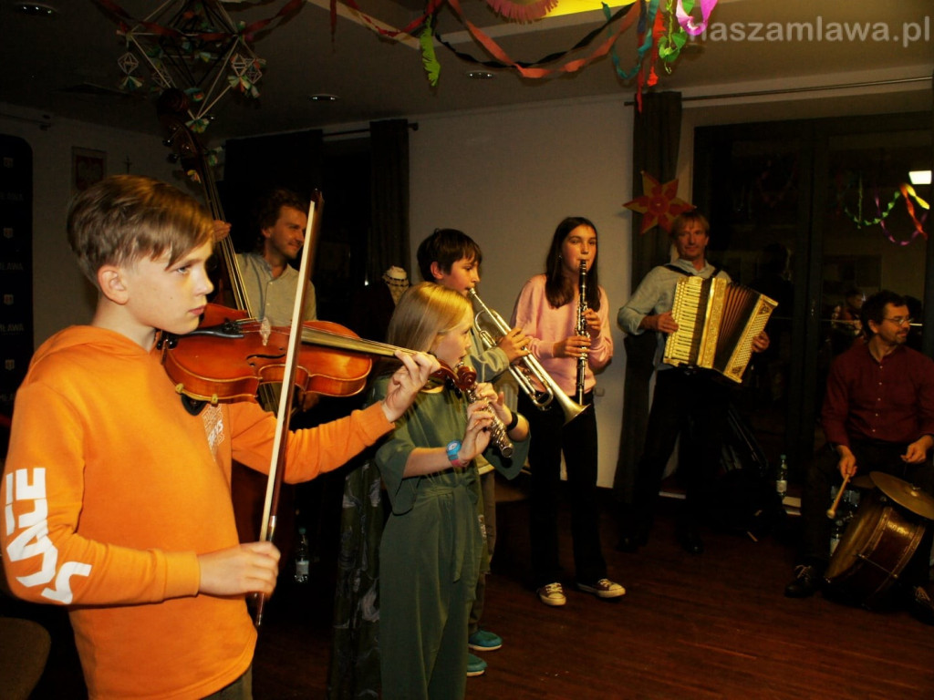 Zatańczyli i zagrali w Mławie [ZDJĘCIA]