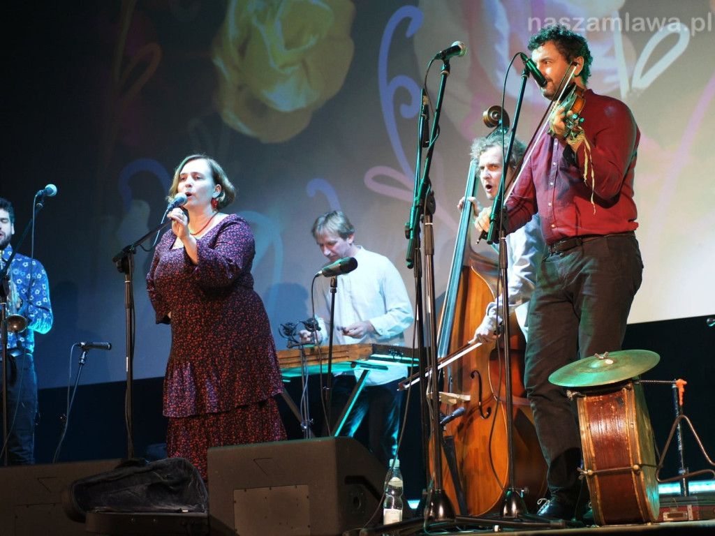 Zatańczyli i zagrali w Mławie [ZDJĘCIA]