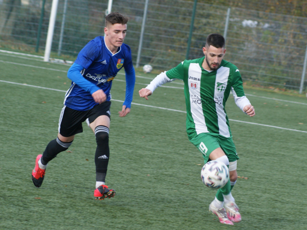 Niepokonany Piotrowski, błyskotliwy Tworek. Kolejny sukces Mławianki