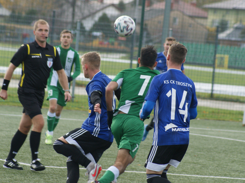 Niepokonany Piotrowski, błyskotliwy Tworek. Kolejny sukces Mławianki