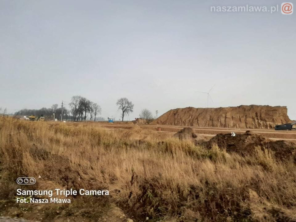 Budują siódemkę również w święto