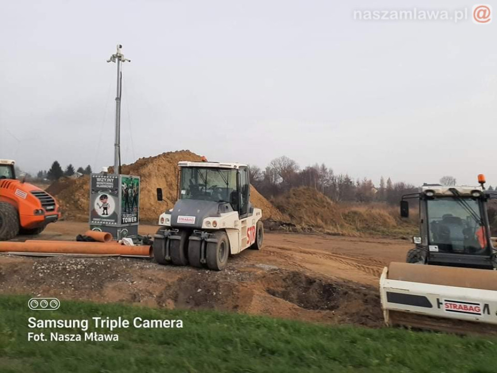 Budują siódemkę również w święto