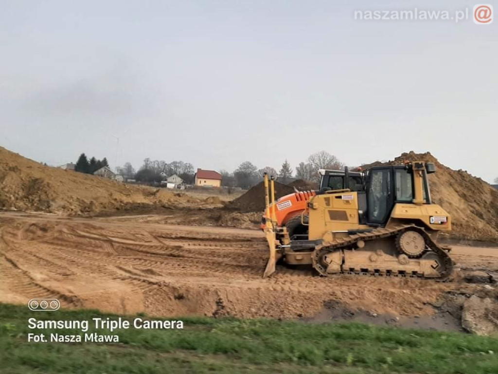 Budują siódemkę również w święto