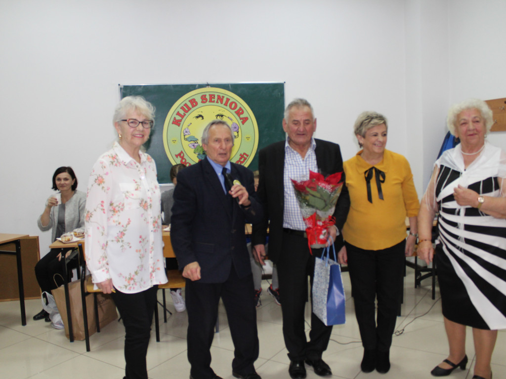 Seniorzy z Pogodnego Uśmiechu zatańczyli