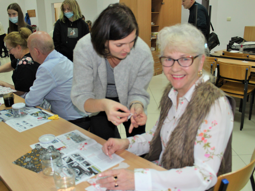 Seniorzy z Pogodnego Uśmiechu zatańczyli