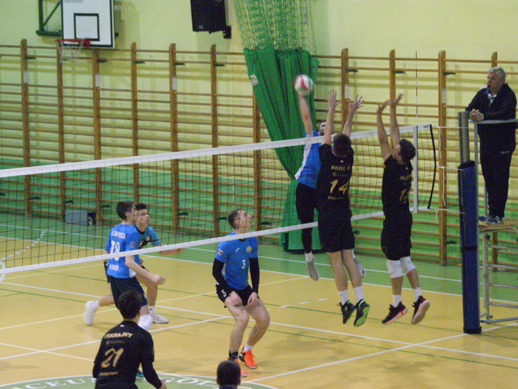 Zawkrze nadal przegrywa. Czołówka za mocna