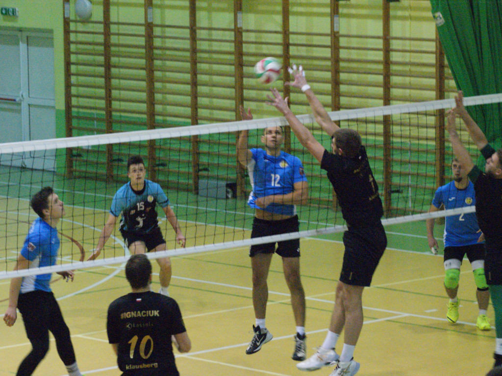 Zawkrze nadal przegrywa. Czołówka za mocna