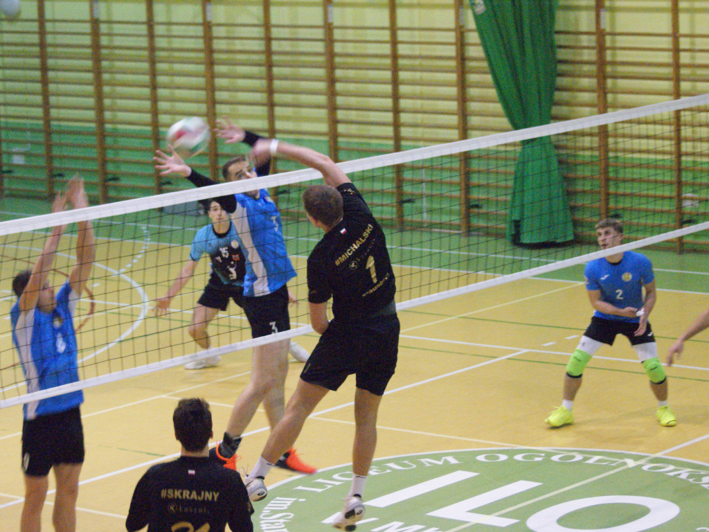 Zawkrze nadal przegrywa. Czołówka za mocna