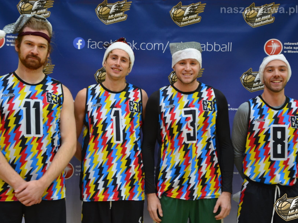 Rzut Bierwagena równo z syreną. Trójki dla Urbanka