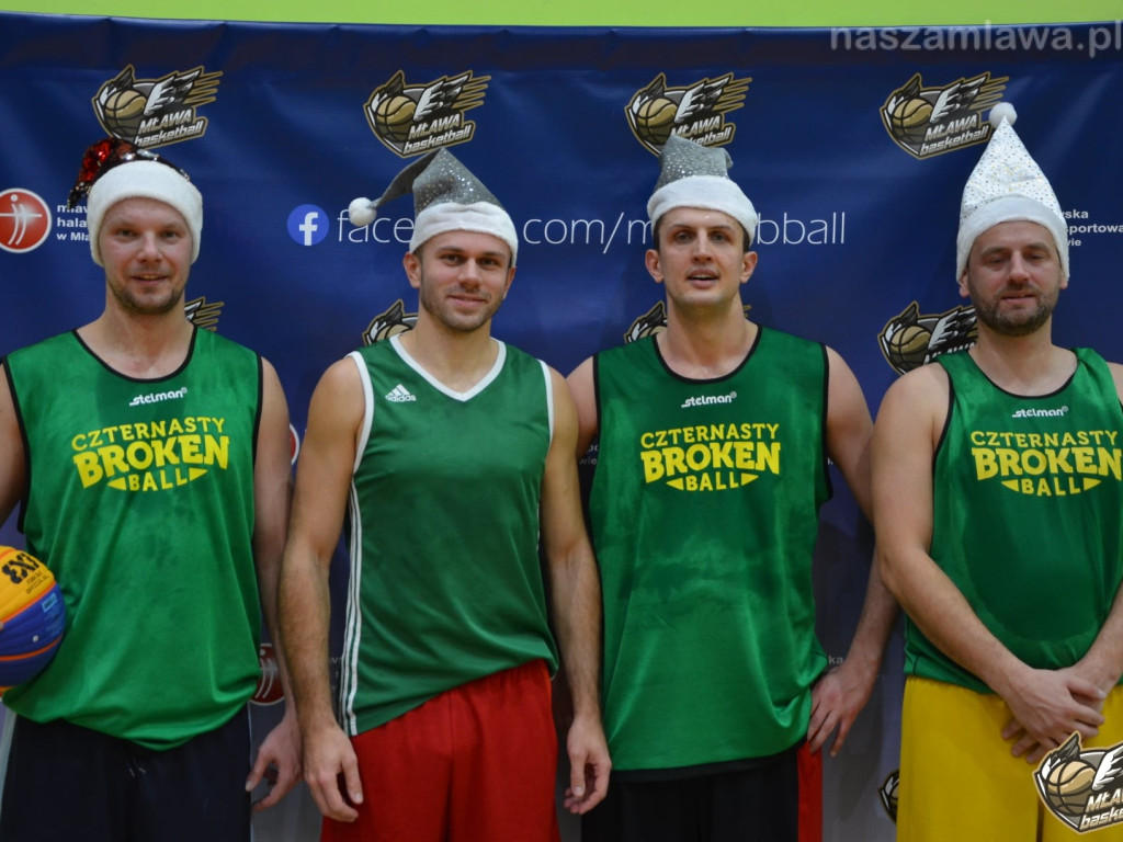 Rzut Bierwagena równo z syreną. Trójki dla Urbanka